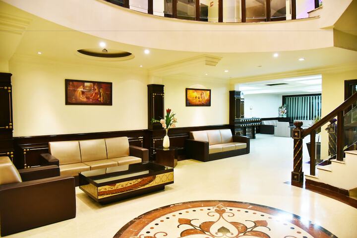 Entrance & Lobby