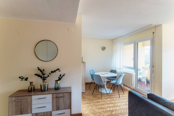 Room 53 of 124