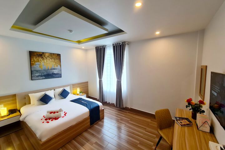 Room 12 of 27