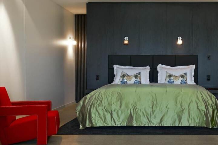 Room 5 of 37