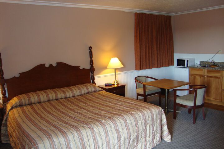 Room 2 of 24