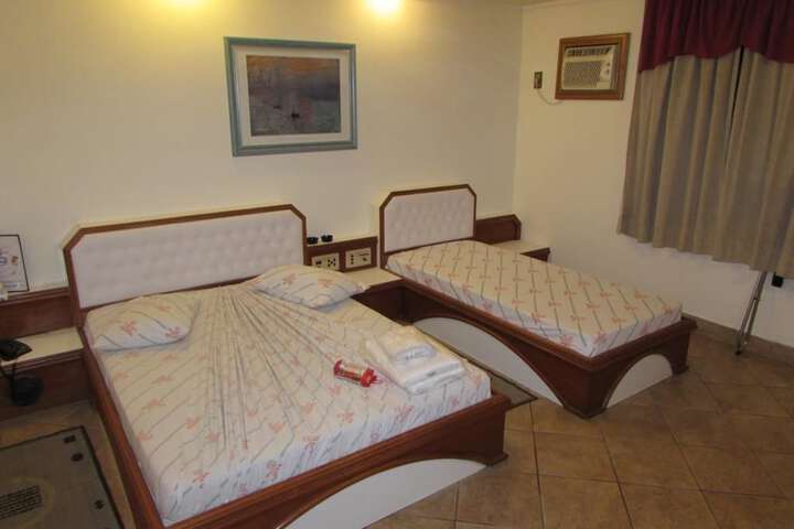 Room 3 of 46