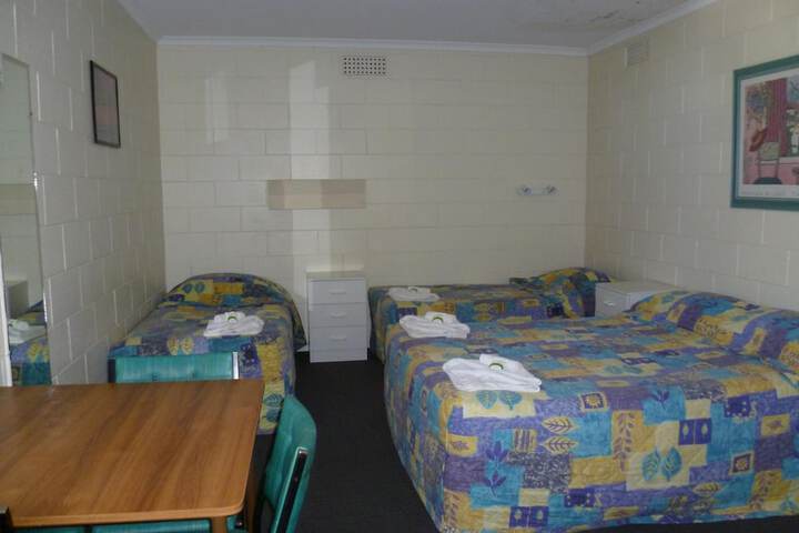 Room 8 of 37