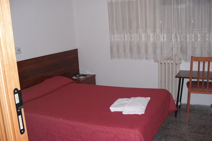 Room 10 of 46