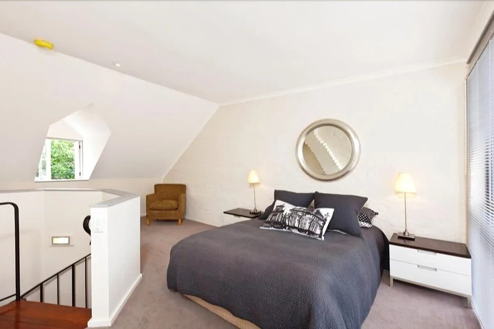 Room 3 of 6