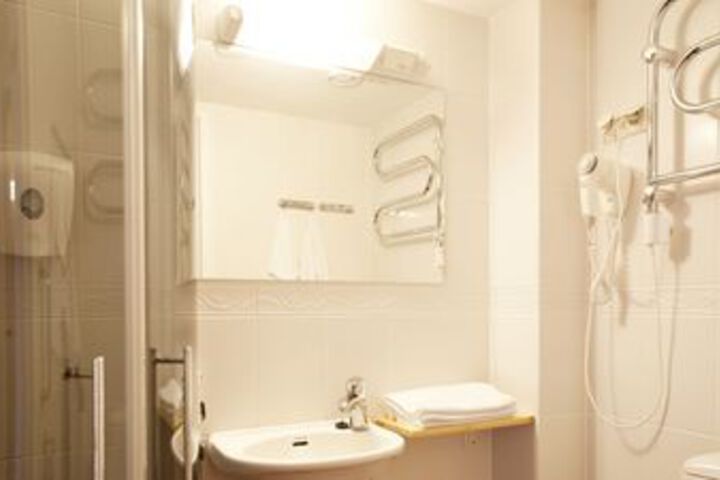 Room 3 of 32