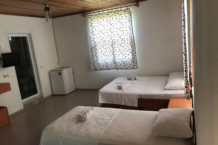 Room 12 of 36