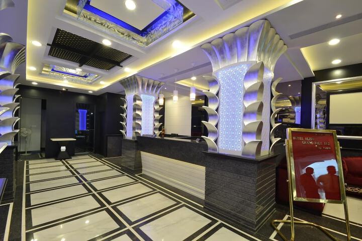Hotel Interior 4 of 33