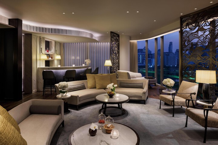Room 42 of 178