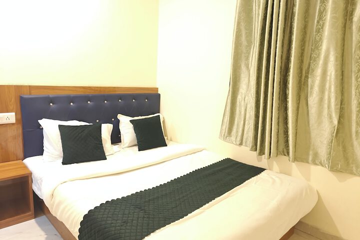 Room 62 of 76