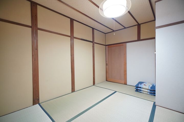Room 42 of 96