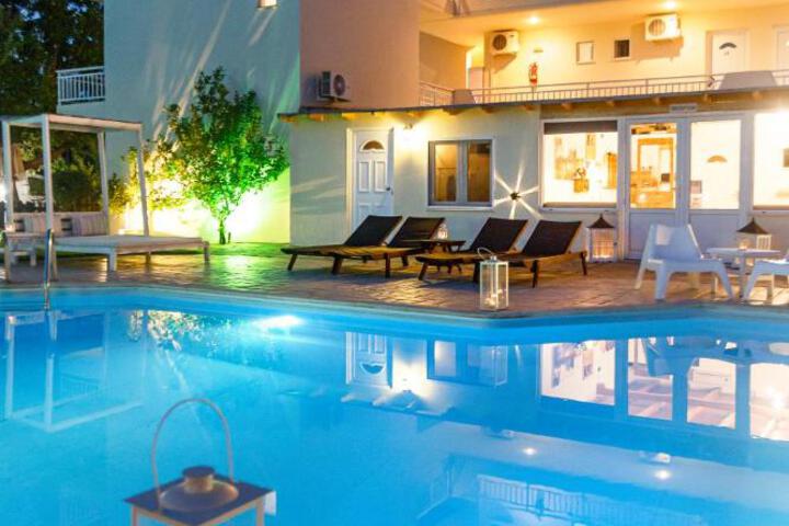 Vamvini Hotel