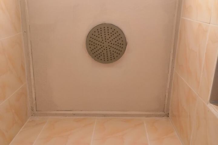 Room 33 of 47