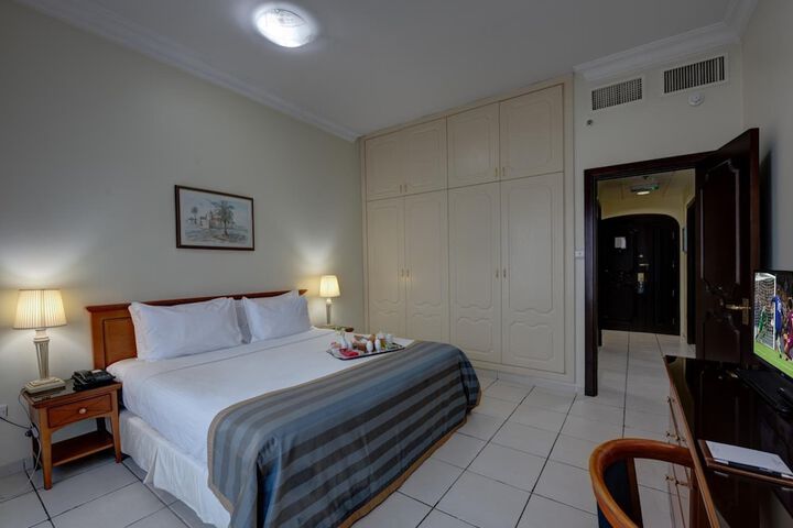 Room 5 of 37