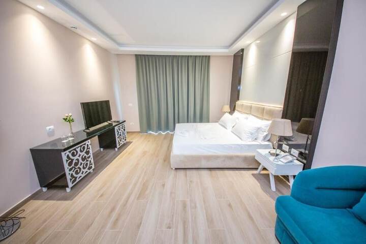 Room 43 of 89
