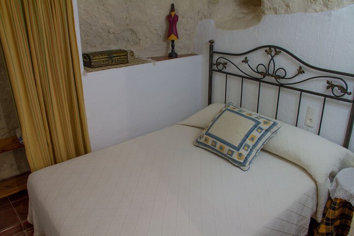 Room 5 of 24