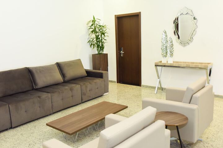 Lounge 97 of 105