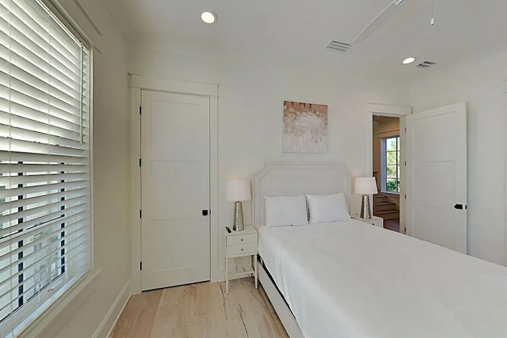 Room 5 of 19