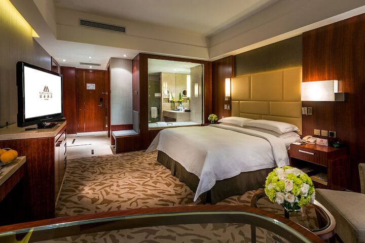 Room 15 of 35