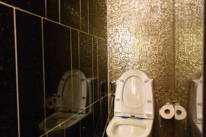 Room 63 of 102