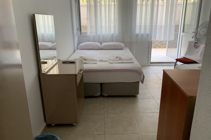 Room 7 of 28