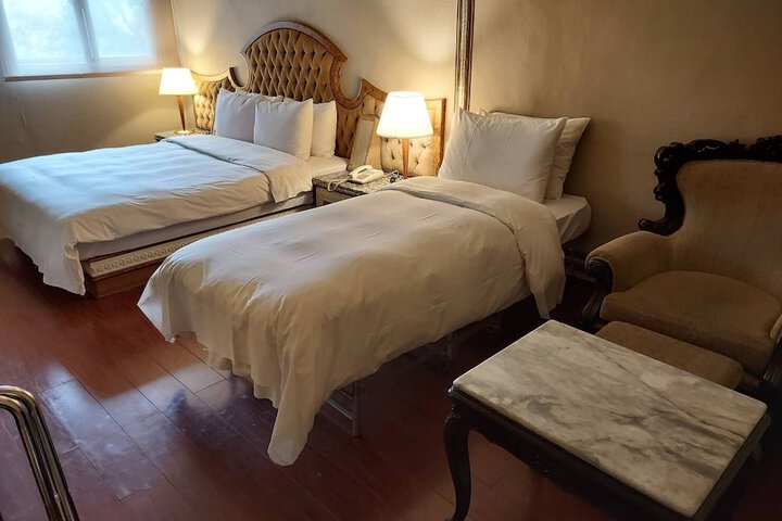 Room 19 of 30
