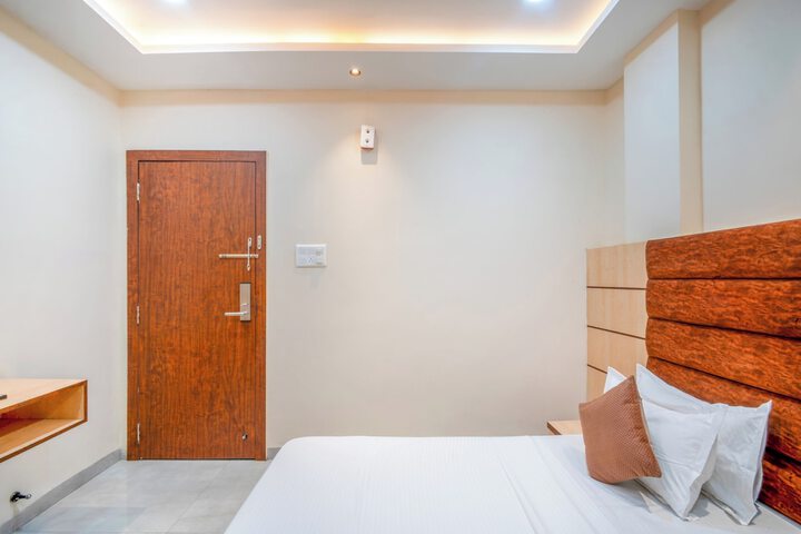 Room 16 of 27