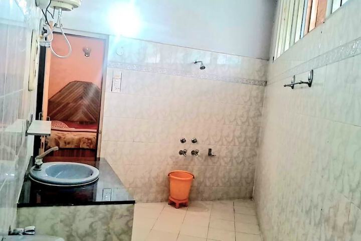 Room 48 of 61