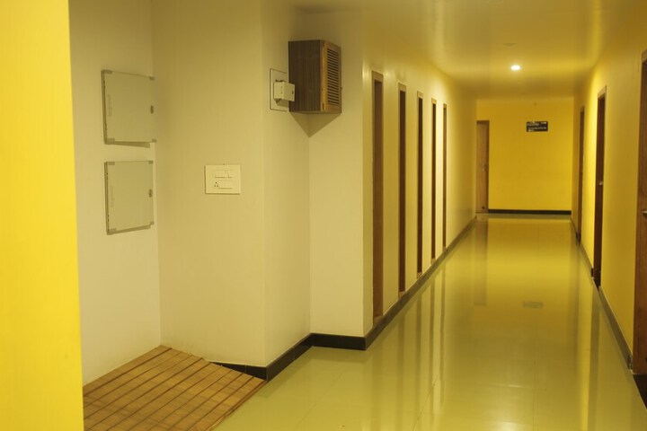 Ballroom/Hall 11 of 12