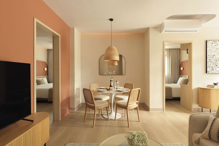 Room 6 of 40
