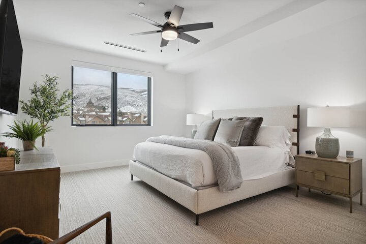 Room 4 of 50