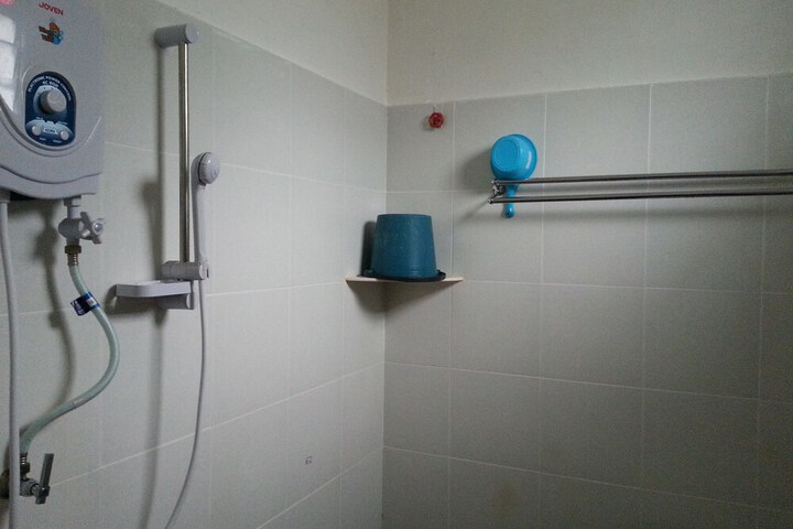 Room 9 of 11