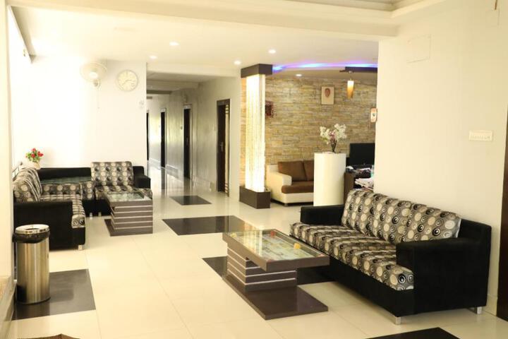 Hotel Garden View Residency