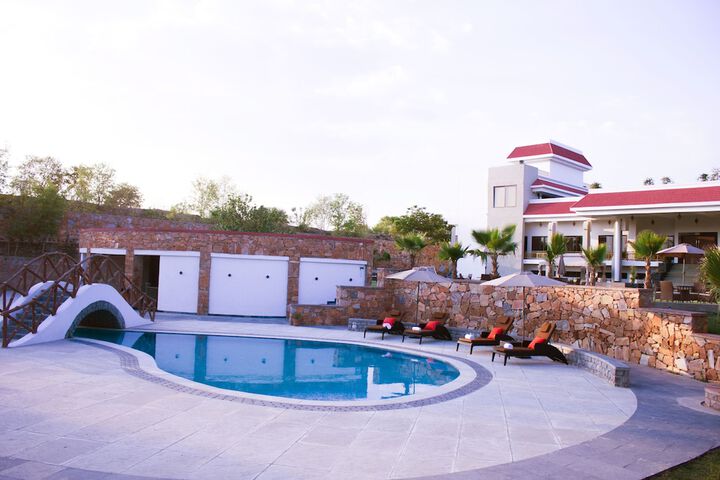 Pool 43 of 64