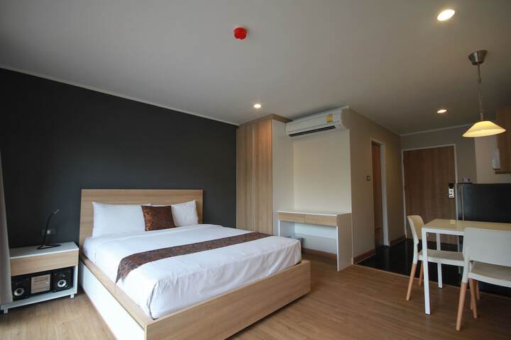 Room 8 of 35