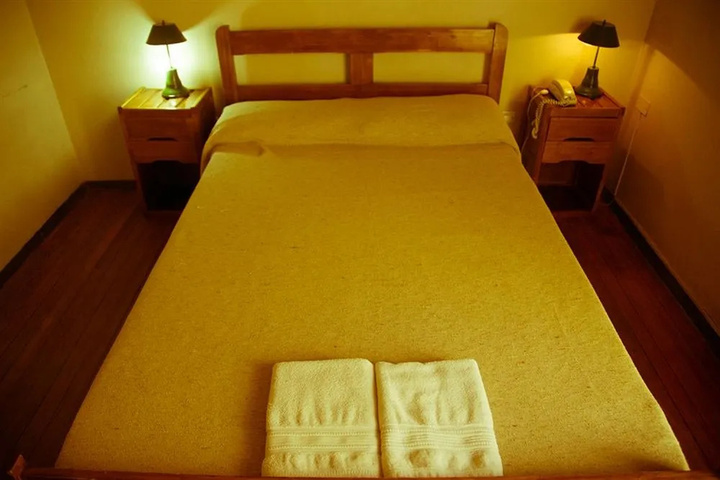 Room 4 of 15