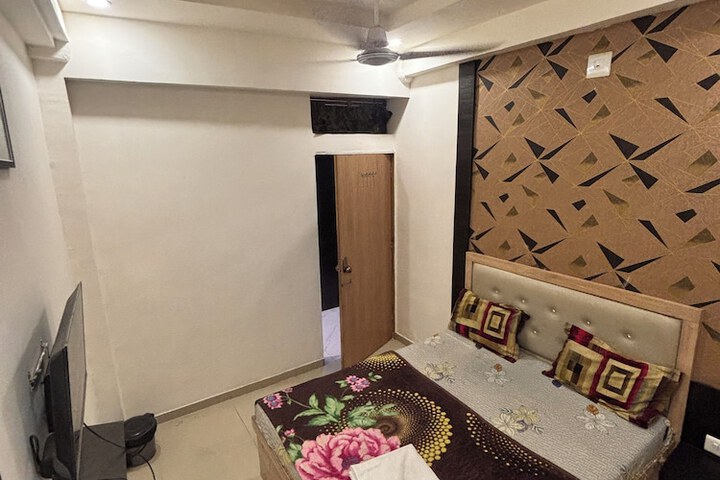 Room 27 of 32