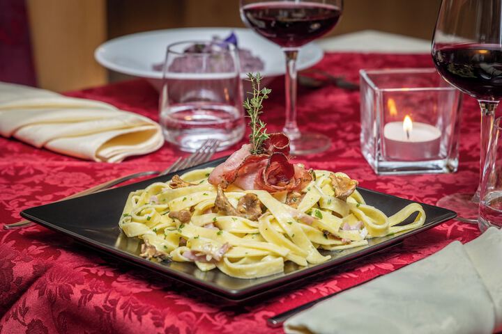 Dining 82 of 154