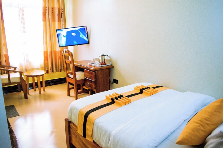 Room 10 of 51