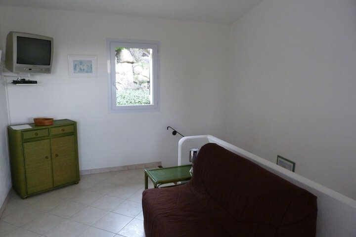 Room 41 of 85