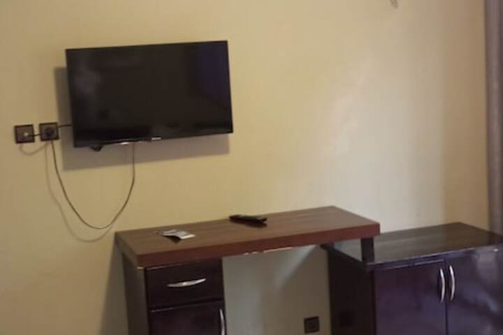 Room 12 of 34