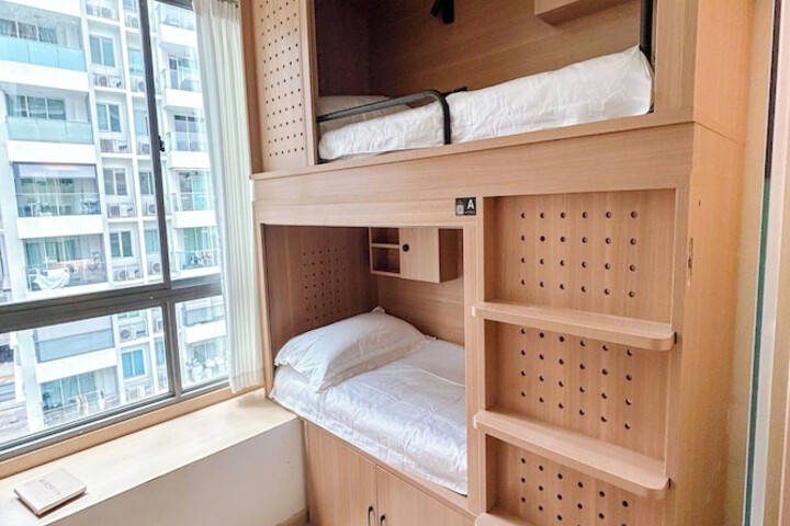 Room 17 of 42