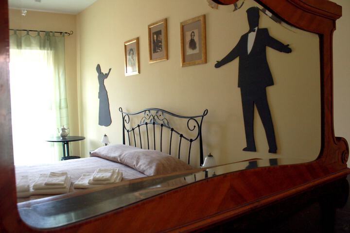 Room 13 of 24
