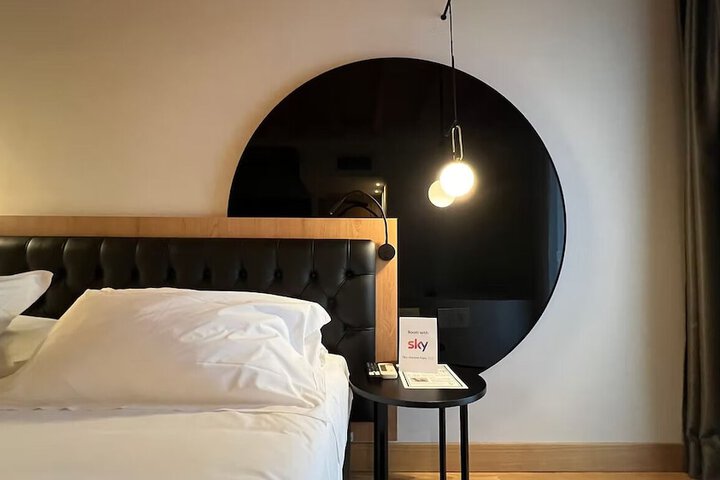 Room 38 of 233