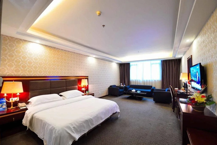 Room 6 of 7