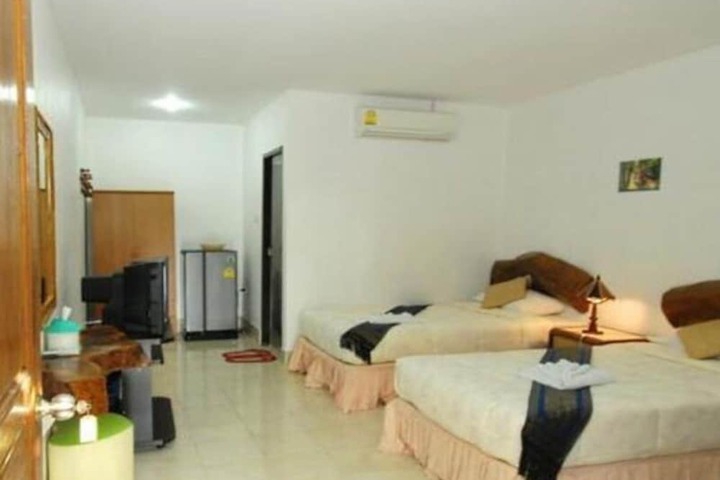 Room 8 of 17