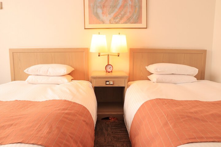 Room 5 of 24