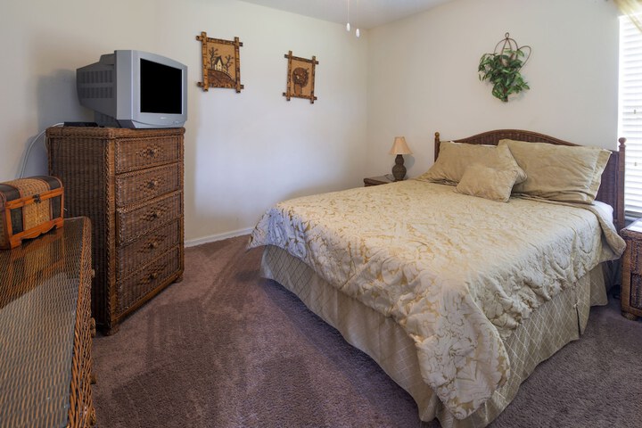 Room 9 of 38