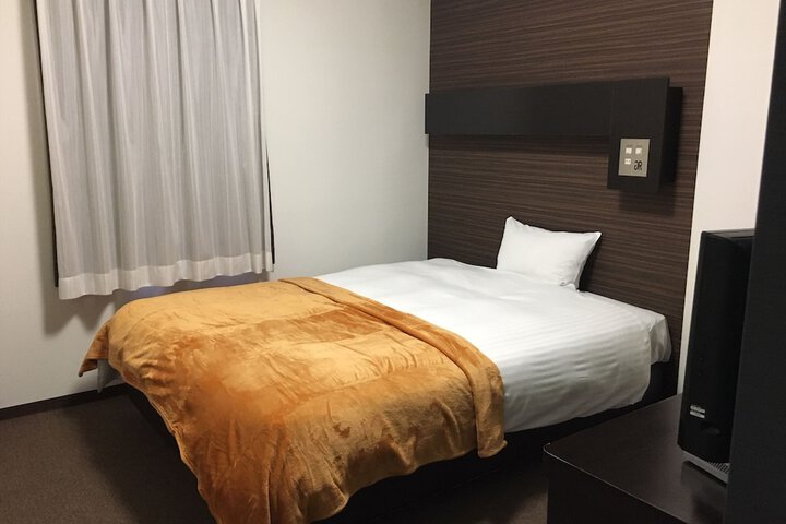 Room 12 of 77