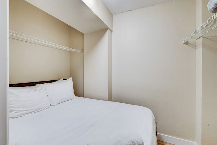 Room 11 of 41